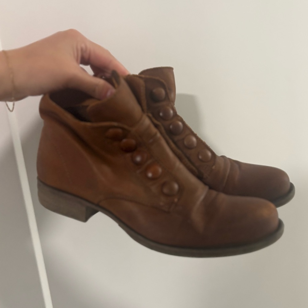 Miz Mooz Tan Leather Fall Ankle Boots Women's Size 6